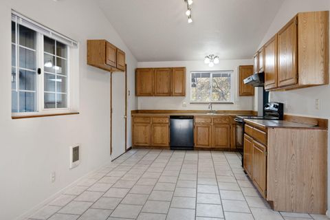 Tiny photo for 2549 SW Fissure Loop N, Redmond, OR 97756 (MLS # 220211199)