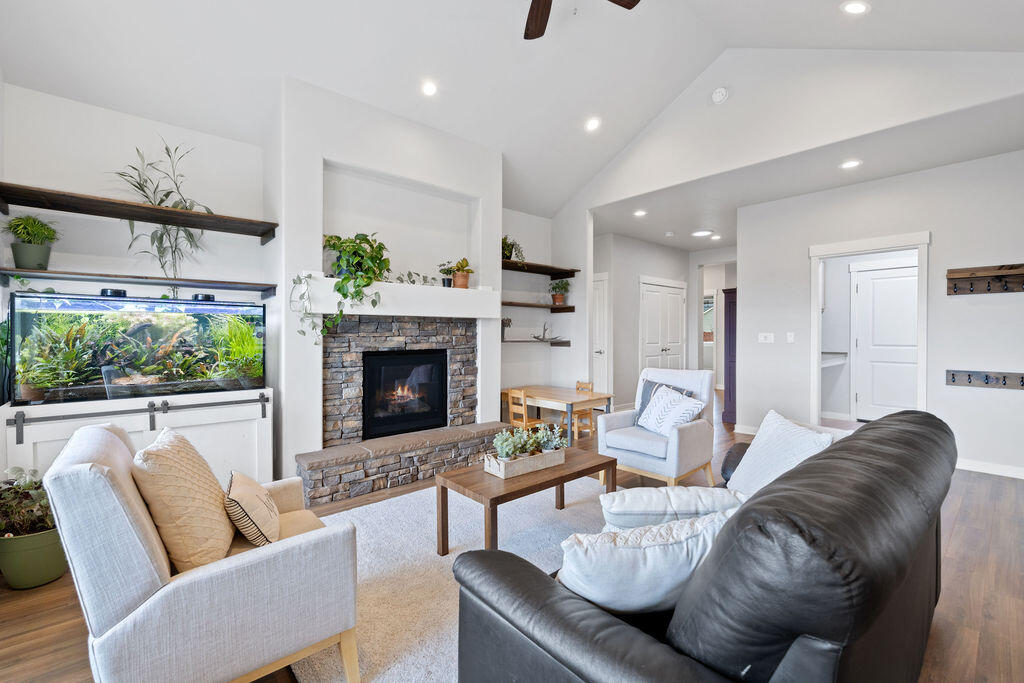 Ochoco Pointe - Residential