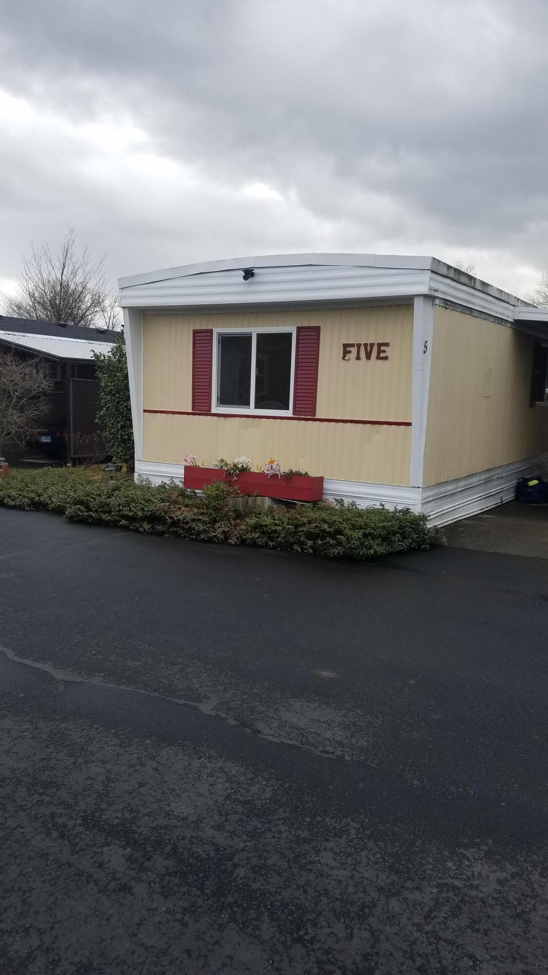 Country View Mobile Home Park - Residential