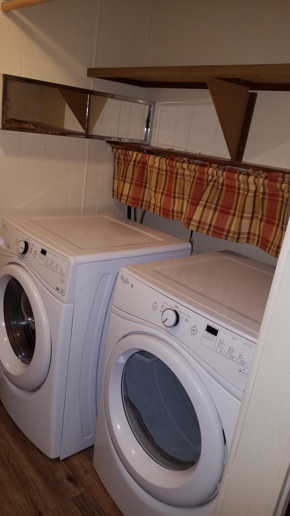 Country View Mobile Home Park - Residential