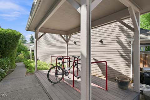 Tiny photo for 830 Park Street, Ashland, OR 97520 (MLS # 220226785)