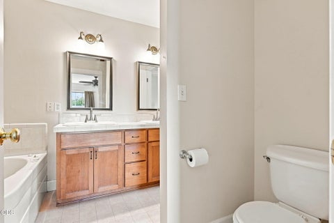 Tiny photo for 830 Park Street, Ashland, OR 97520 (MLS # 220226785)