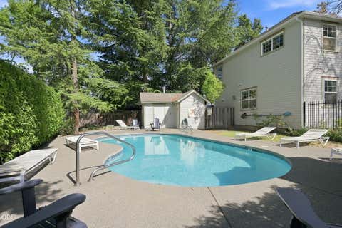 Tiny photo for 830 Park Street, Ashland, OR 97520 (MLS # 220226785)