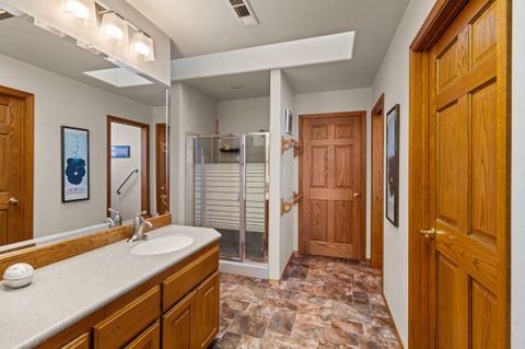 Tiny photo for 9302 Yank Gulch Road, Talent, OR 97540 (MLS # 220219940)