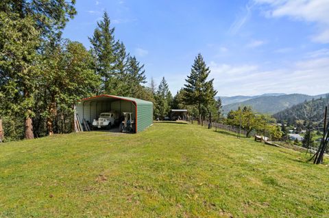 Tiny photo for 9302 Yank Gulch Road, Talent, OR 97540 (MLS # 220219940)