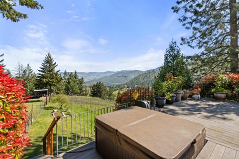 Tiny photo for 9302 Yank Gulch Road, Talent, OR 97540 (MLS # 220219940)
