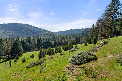 Tiny photo for 9302 Yank Gulch Road, Talent, OR 97540 (MLS # 220219940)