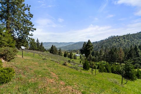 Tiny photo for 9302 Yank Gulch Road, Talent, OR 97540 (MLS # 220219940)