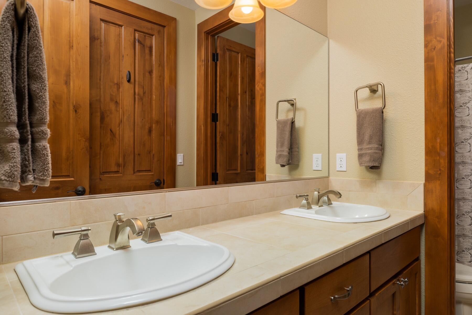 River Canyon Estates - Residential