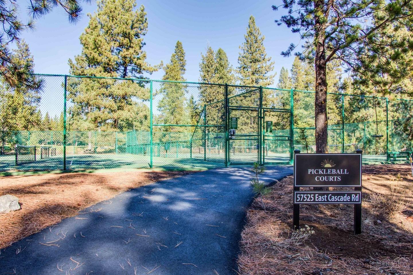 Cluster Court - Residential