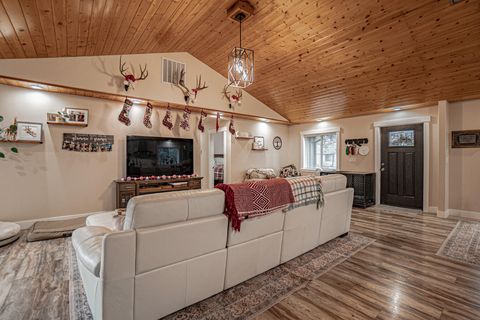 Tiny photo for 1027 Chevney Way, Shady Cove, OR 97539 (MLS # 220212809)