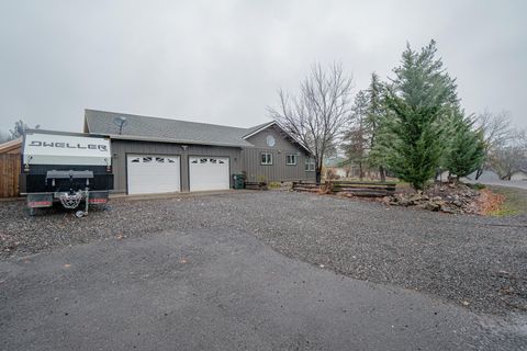 Tiny photo for 1027 Chevney Way, Shady Cove, OR 97539 (MLS # 220212809)