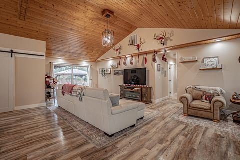 Tiny photo for 1027 Chevney Way, Shady Cove, OR 97539 (MLS # 220212809)