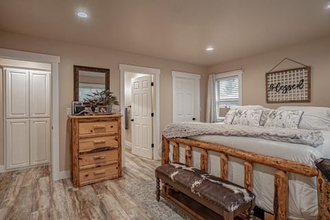 Tiny photo for 1027 Chevney Way, Shady Cove, OR 97539 (MLS # 220212809)