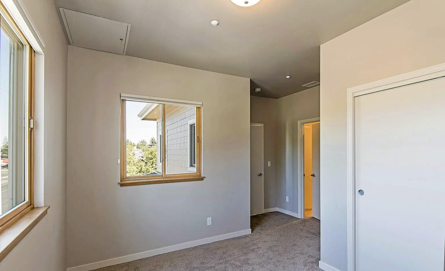 Highland - Commercial Sale