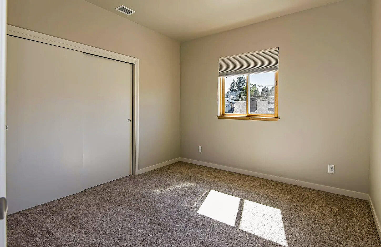 Highland - Commercial Sale