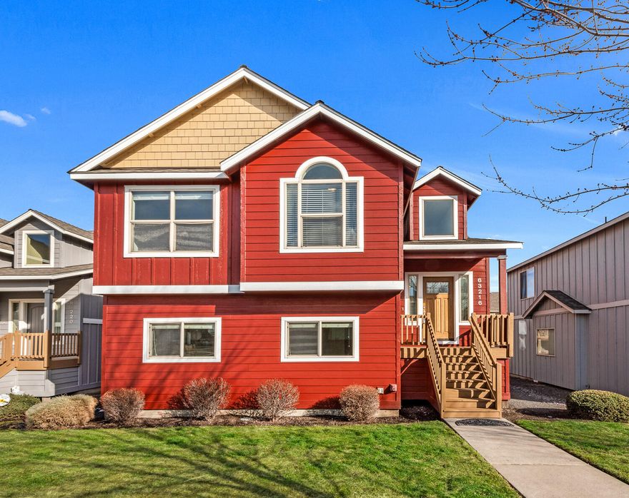 Beautiful 2 story home with 4 Beds 3 Bath and Huge Bonus Room. Master bedroom with walk-in closet & dual vanity plus 2 additional bedrooms on main level. Two Car garage with extra Workspace. This home is in close proximity to Schools, Shopping, Bars, and The Pickleball Zone. Easy access to the Parkway.