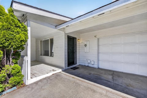 Tiny photo for 844 SE Stratford Court, Bend, OR 97702 (MLS # 220224516)