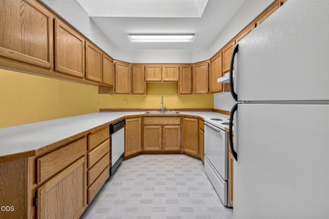 Tiny photo for 844 SE Stratford Court, Bend, OR 97702 (MLS # 220224516)