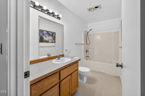 Tiny photo for 844 SE Stratford Court, Bend, OR 97702 (MLS # 220224516)