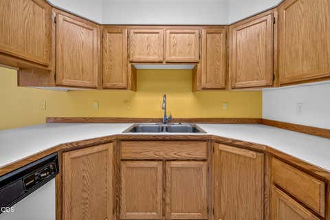 Tiny photo for 844 SE Stratford Court, Bend, OR 97702 (MLS # 220224516)