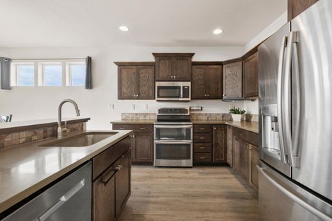 Tiny photo for 9040 SW Sand Ridge Road, Terrebonne, OR 97760 (MLS # 220212598)