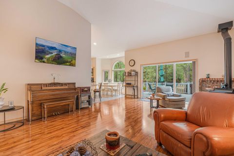 Tiny photo for 14213 Clearwater Lane, La Pine, OR 97739 (MLS # 220209987)