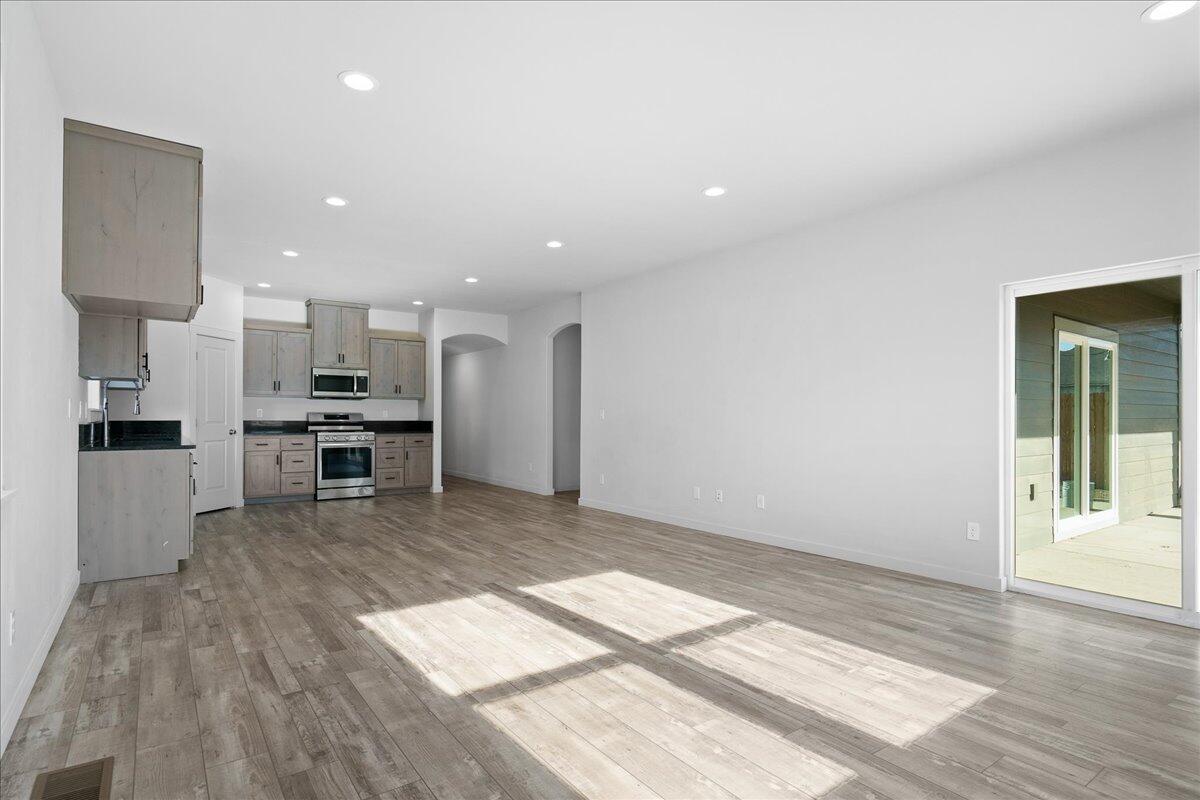 3132 NW Cedar Avenue