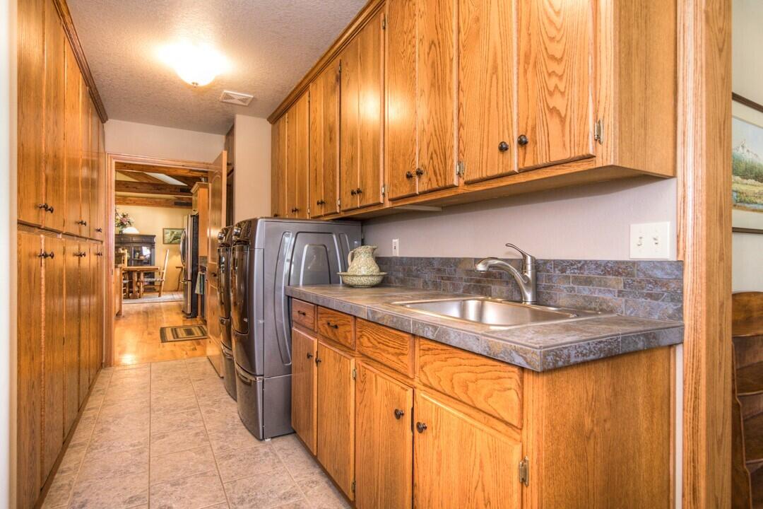 Crestridge Estate - Residential