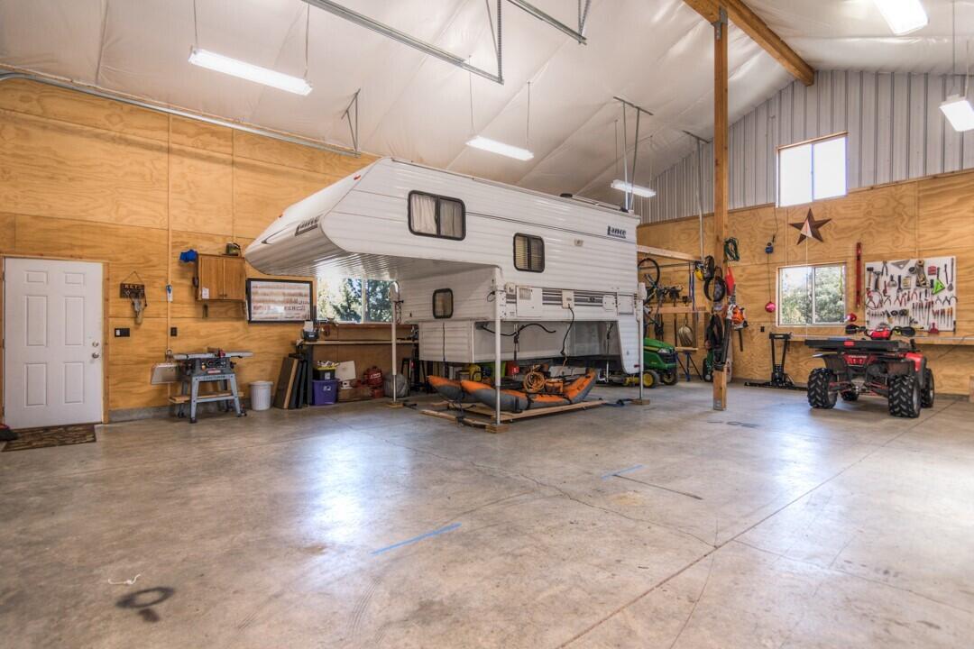 Crestridge Estate - Residential