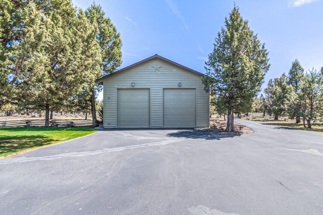 Crestridge Estate - Residential