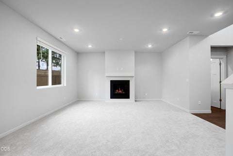 Tiny photo for 63126 NE Henningsen Pl Pl, Bend, OR 97701 (MLS # 220223153)