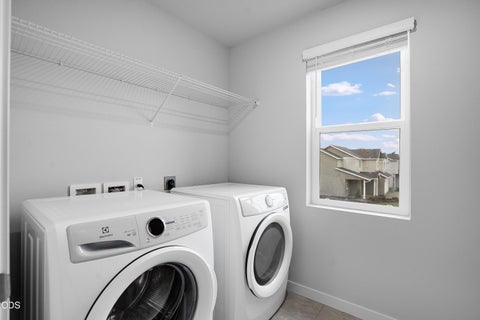 Tiny photo for 63126 NE Henningsen Pl Pl, Bend, OR 97701 (MLS # 220223153)