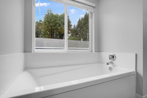 Tiny photo for 63126 NE Henningsen Pl Pl, Bend, OR 97701 (MLS # 220223153)