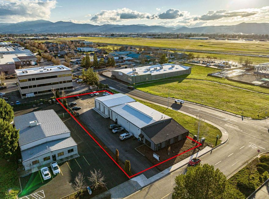 NNN leased property.  great cash flow.  great tenant with term lease.  located in growing area near the airport and Highway 62.