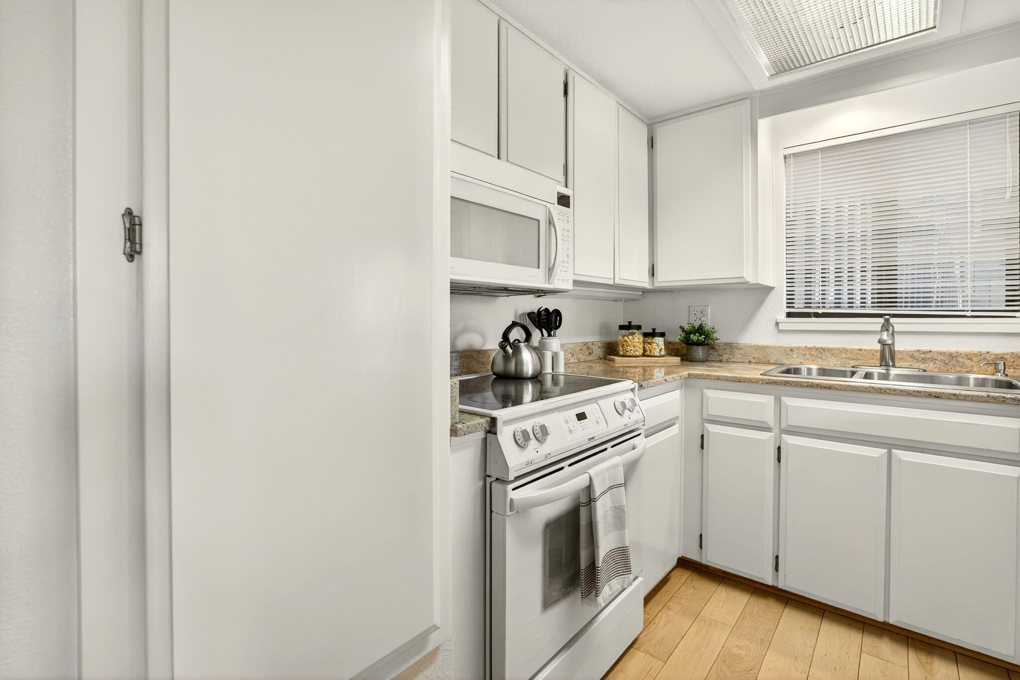 Ravenwood Townhomes - Residential