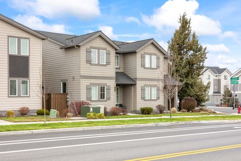 Tiny photo for 2561 NE Purcell Boulevard, Bend, OR 97701 (MLS # 220212742)