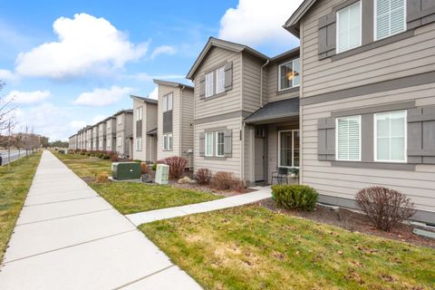 Tiny photo for 2561 NE Purcell Boulevard, Bend, OR 97701 (MLS # 220212742)