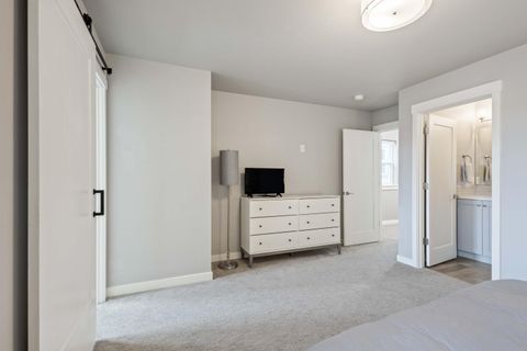 Tiny photo for 2561 NE Purcell Boulevard, Bend, OR 97701 (MLS # 220212742)