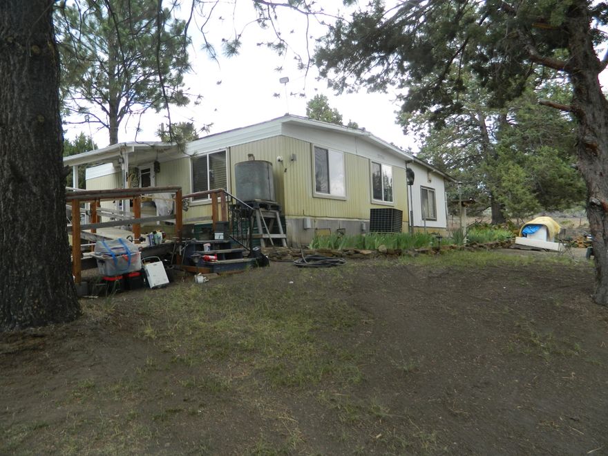 This property has a great view of the Sprague River valley. It is a 2.42 acre parcel with a 2 bedroom 1 bath manufactured home on it. The possibilities are endless to make it
your own. The road frontage is very well maintained