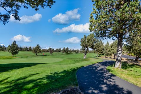 Tiny photo for 10064 Juniper Glen Circle, Redmond, OR 97756 (MLS # 220212456)