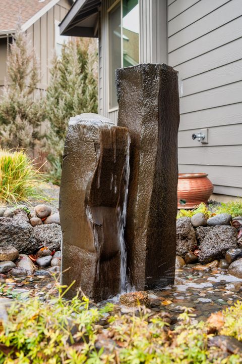 Tiny photo for 10064 Juniper Glen Circle, Redmond, OR 97756 (MLS # 220212456)