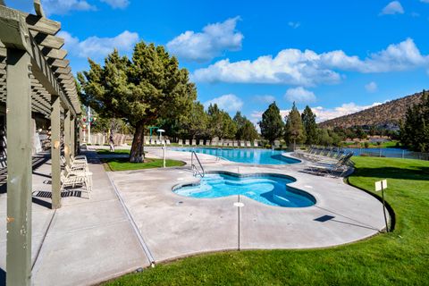 Tiny photo for 10064 Juniper Glen Circle, Redmond, OR 97756 (MLS # 220212456)