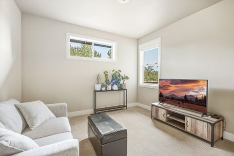 Tiny photo for 10064 Juniper Glen Circle, Redmond, OR 97756 (MLS # 220212456)