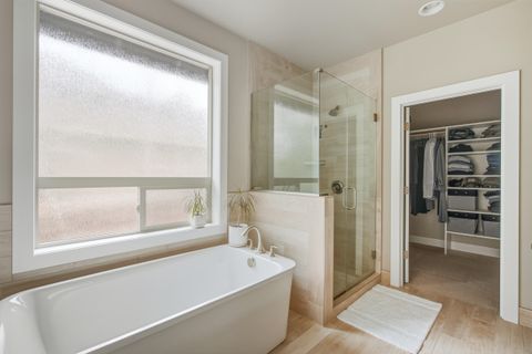 Tiny photo for 10064 Juniper Glen Circle, Redmond, OR 97756 (MLS # 220212456)