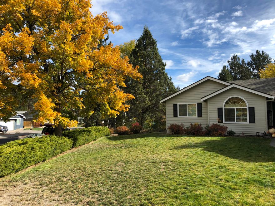 Great single level home on a large corner lot in SE Bend in the lovely Tanglewood subdivision with easy access to everything.  Located in a quiet cul de sac in such a wonderful part of Bend, this could be the perfect home for you with enough outdoor living space to enjoy but still very low maintenance for almost a quarter acre.  Recent upgrades include paint, floor coverings, counter tops, newer stainless steel appliances & light fixtures.