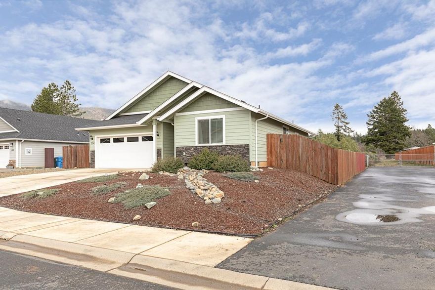 Illinois Valley's Premier Subdivision. This 2016 home is one of the very first quality built homes in Pomeroy River Estates. The spacious and open floor plan at 1324 sqft, 3bd, 2 bath home is sure to please and has been well taken care of for the past 4 years. Large fenced back yard, quality cabinets and finishes. Pomeroy River Estates is a local hidden gem with highly desirable river access for swimming, fishing below the dam and enjoying the mountain views! This community is close to town and has that peaceful country feel. The community also offers a secured RV parking area for your recreational storage needs.