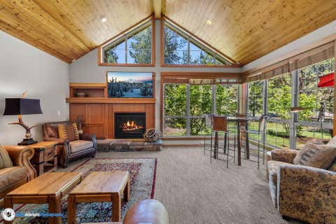 Tiny photo for 57163 Fremont Drive #13, Sunriver, OR 97707 (MLS # 220225150)