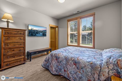 Tiny photo for 57163 Fremont Drive #13, Sunriver, OR 97707 (MLS # 220225150)