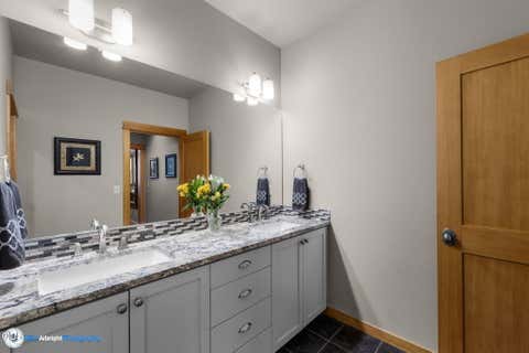 Tiny photo for 57163 Fremont Drive #13, Sunriver, OR 97707 (MLS # 220225150)